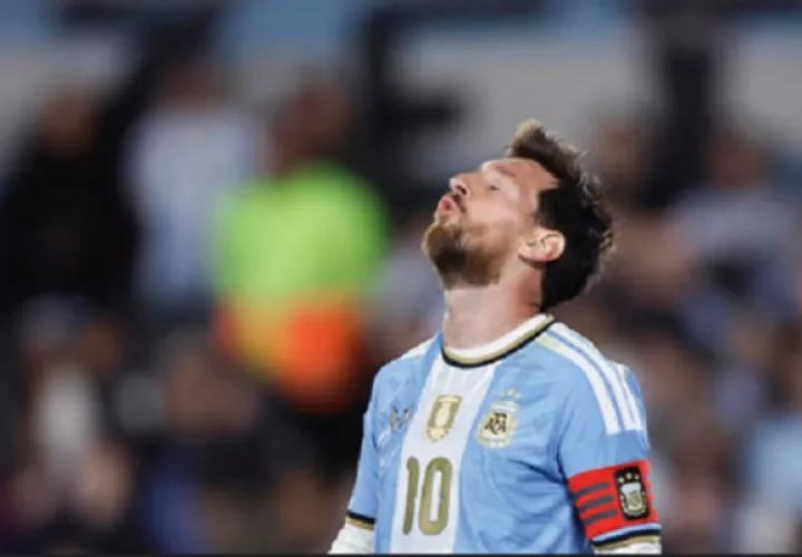 Lionel Messi, capitán de Argentina, se retiró. Foto: EFE