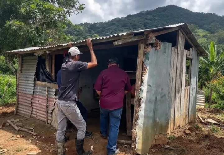 En el corregimiento de La Ermita, en el poblado de La Hipólita, las viviendas también se vieron afectadas.