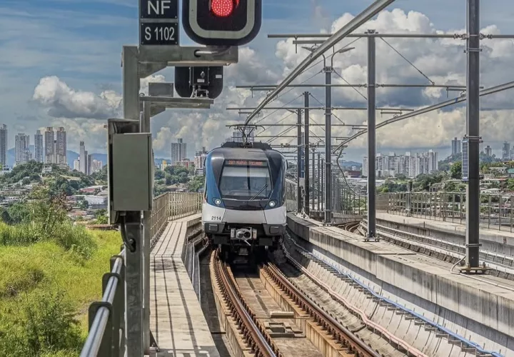 El  metro se mantiene sin servicio desde este viernes.