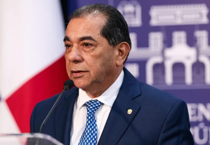 Ventura Vega, ministro de Educación
