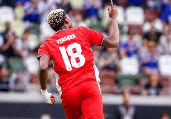 Josuè Vergara festeja su primer gol con la selección de Panamá. Foto: FPF