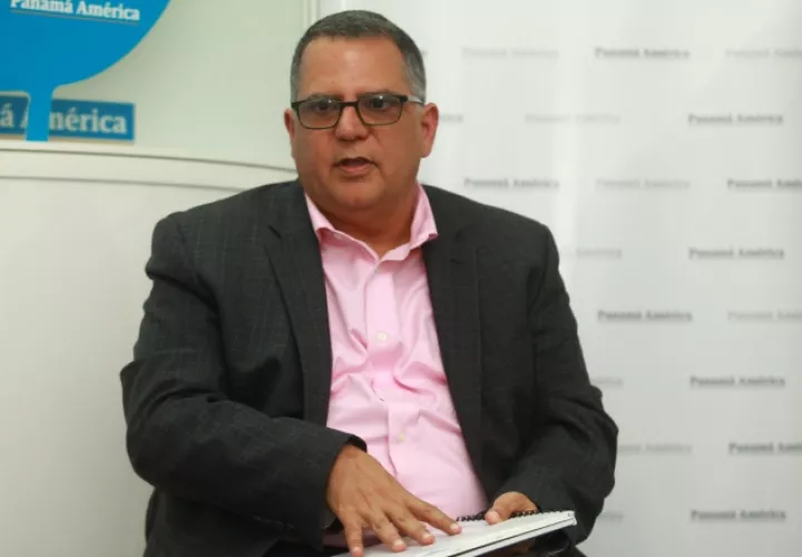 Camilo Amado participó ayer en una transmisión en directo a través del Facebook de Panamá América. /Foto Anayansi Gamez