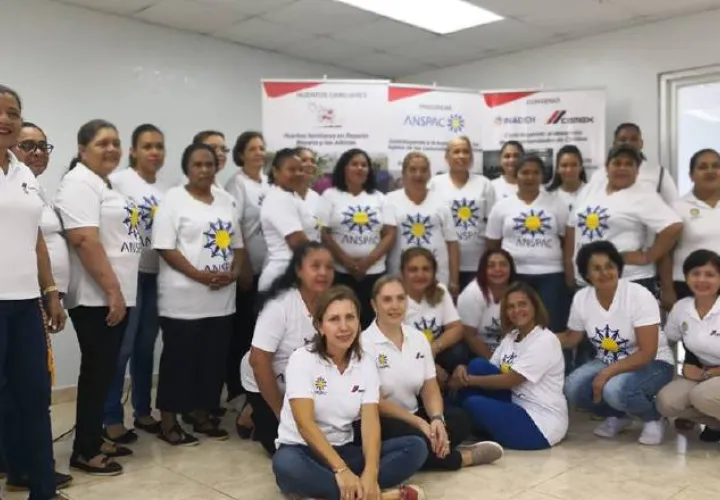 Está conformado por mujeres de 18 años en adelante.