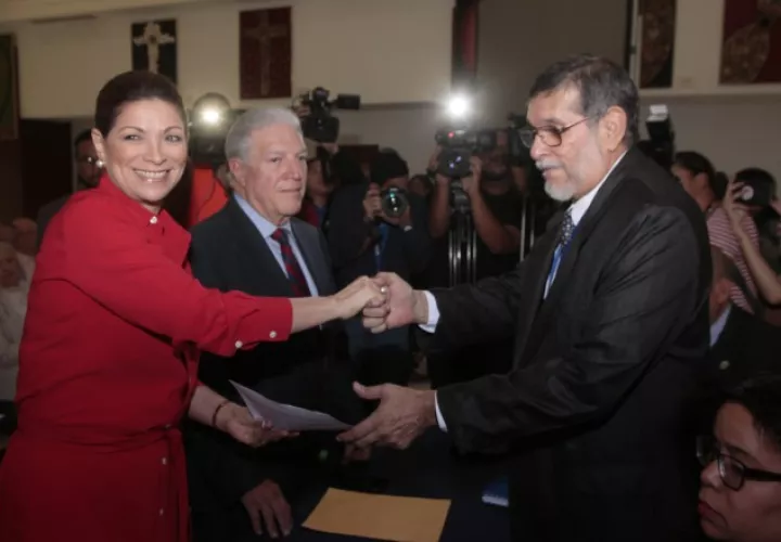 Ana Matilde Gómez anunció que el exministro del Mida será su vicepresidente. /Foto Víctor Arosemena