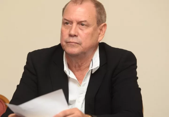 David Holder presidente del Club de Bolos Senior de Panamá. Anayansi Gamez
