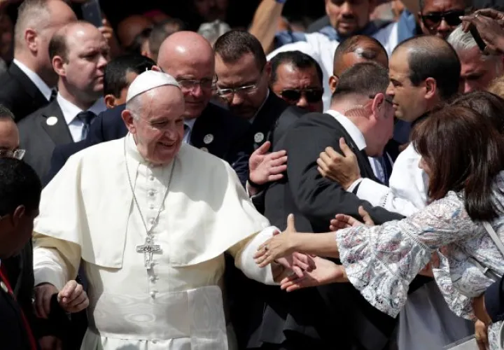 El carisma y la humildad del papa Francisco ha cautivado a panameños y extranjeros. EFE 