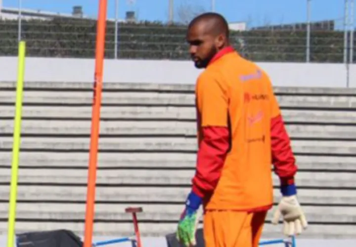 Luis "Manotas" Mejía durante el entrenamiento de ayer. Cortesía