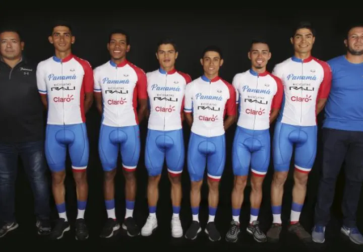 Los ciclistas antes del viaje.