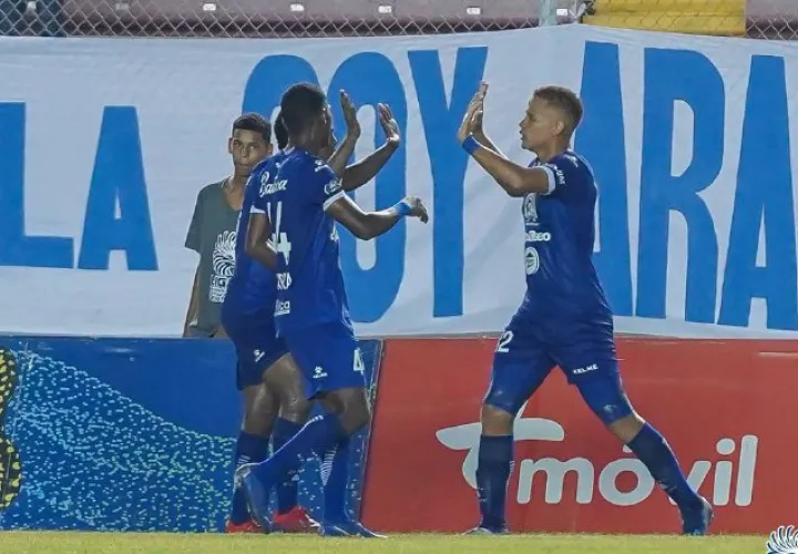 Árabe Unido se mantiene en la cima del torneo. @LPF