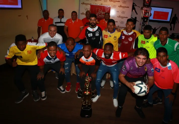 Torneo de futsal Confraternidad Copa NEXtv Canal 21. Anayansi Gamez 