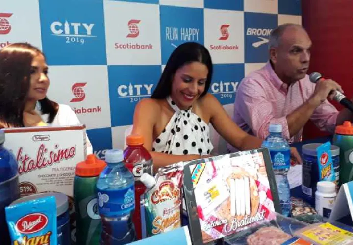 Madeline Rodríguez, Cristina Noriega y Gregorio Miró. Aurelio Martínez