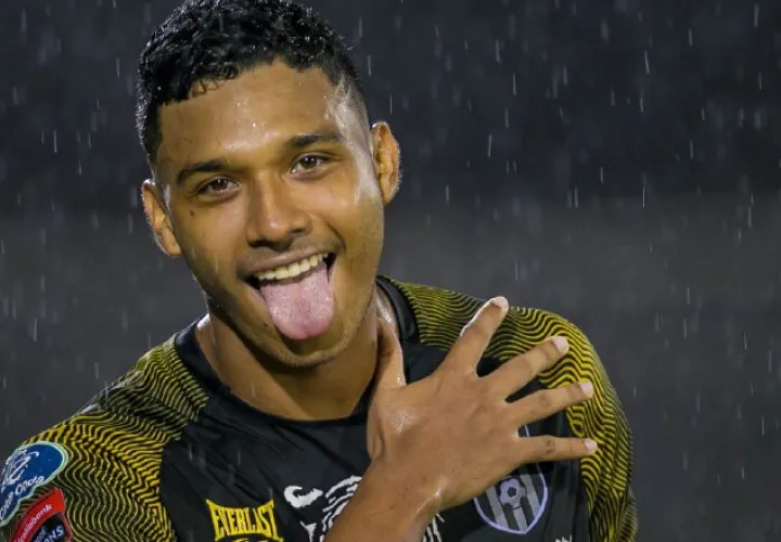 El delantero Jorman Aguilar anotó el segundo gol del CAI. @CAIPanama
