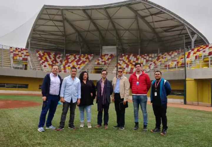 Delegación panameña en Perú. Cortesía