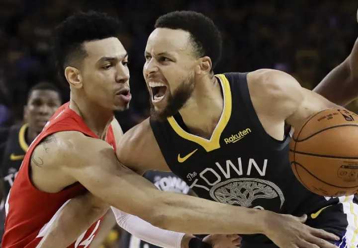 Stephen Curry recordó el espíritu guerrero de su equipo. AP