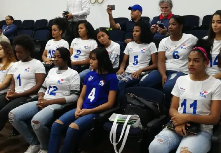 Selección femenina de voleibol Sub-23. @COlimpicoPanama