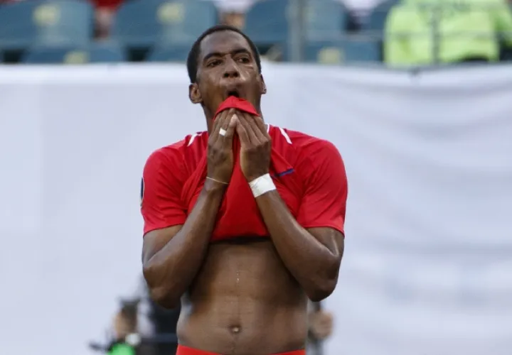 Michael Murillo muestra su dolor, por la eliminación de Panamá en los cuartos de final de la Copa Oro AP