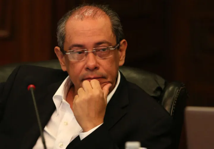 Ministro de Salud, Javier Terrientes. Foto/Presidencia