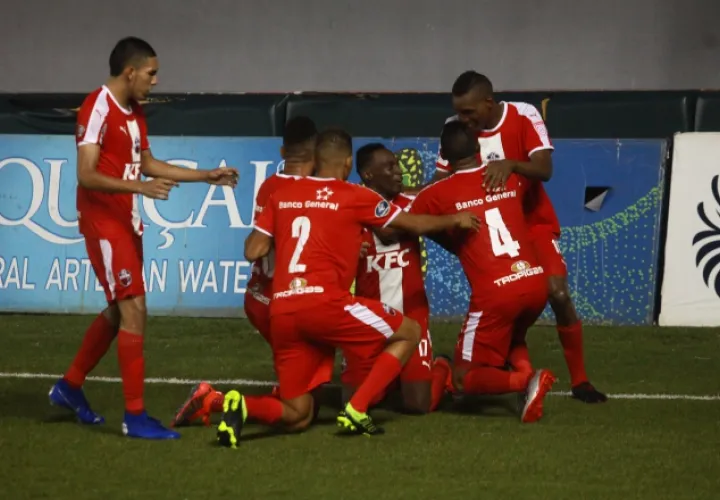 San Francisco ha ganado cuatro partidos en esta temporada. Anayansi Gamez