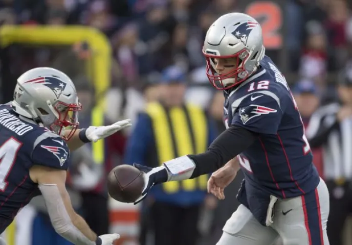 Tom Brady  está enfocado en el partido de hoy y no en que sería posiblemente su último juego. EFE