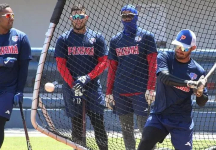 Félix Arosemena en los entrenamientos de bateo. Foto: Fedebeis