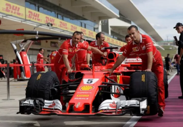 Sebastian Vettel se prepara para una carrera. Foto: AP