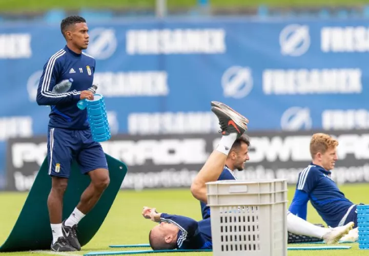 Édgar Yoel Bárcenas en los entrenamientos de Real Oviedo. Foto:@RealOviedo