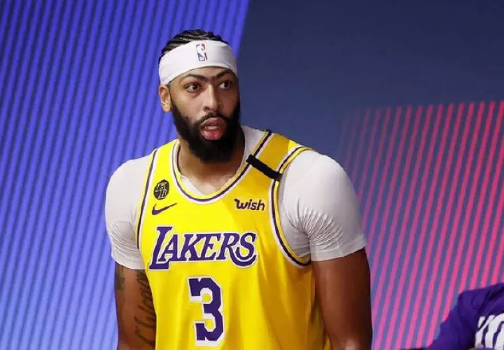 Anthony Davis es uno de los referentes de los Angeles, Lakers. Foto:EFE