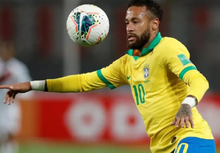 Neymar, capitán de Brasil. Foto:EFE