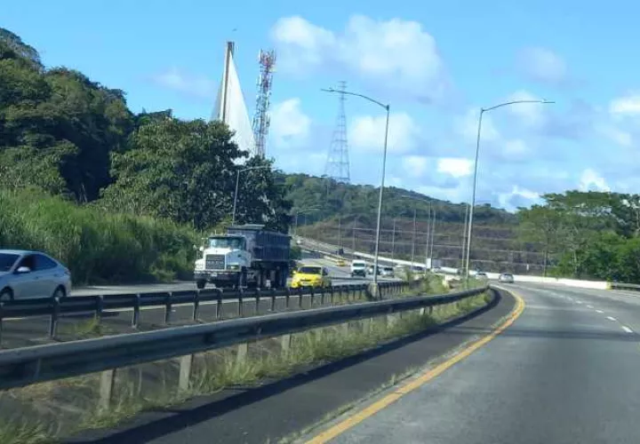 Se estima que más de 40 mil conductores utilizan el puente Centenario por día. Archivo