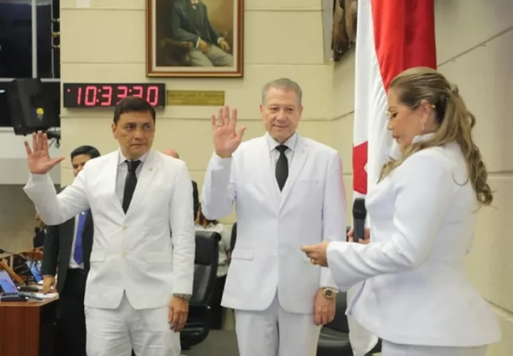 La nueva junta directiva está conformada por: Shirley Castañedas (presidenta), Manuel Cohen (primer vicepresidente) y Manuel Cheng (segundo vicepresidente).  Cortesía 