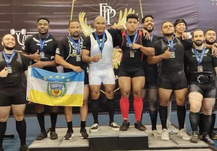 Delegación de Colón en el torneo de Powerlifting. Diómedes Sánchez S.