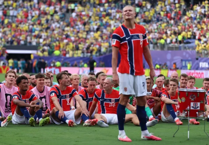Erling Haaland y el festejo de remar de Noruega. Foto: EFE