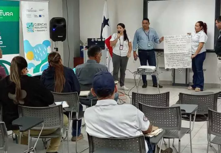 Taller dictado a residentes de la cuenca del río Parita con una cuenca de 600 kilómetros cuadrados. Cortesía