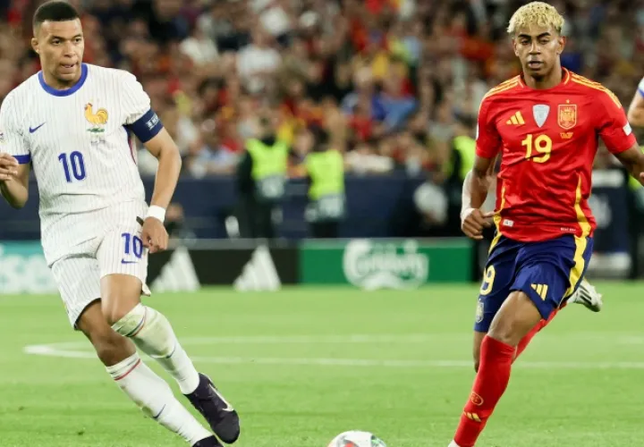 Mbappé es el capitán de Francia (izq.) y Lamine Yamal. Foto:EFE