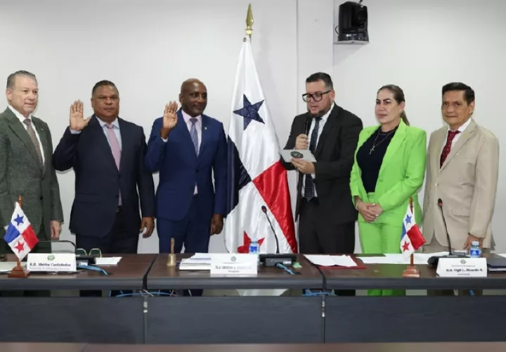 Acto de instalación de la Comisión de Presupuesto.  Cortesía 