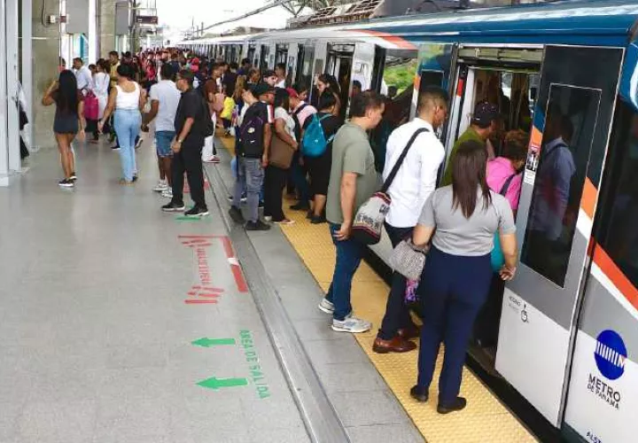 El metro tiene dos líneas y 31 estaciones, en la actualidad. Cortesía