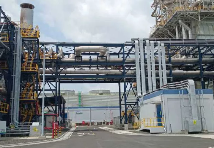 Generadora Gatún produce energía a través de gas natural. Es la más grande de Centroamérica, con una capacidad instalada de 670 MW. Archivo