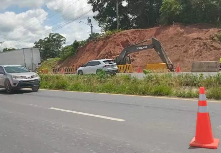 Los proyectos de infraestructura incluidos en el presupuesto ya están en ejecución, como la extensión del Corredor de las Playas, en Panamá Oeste.  Archivo