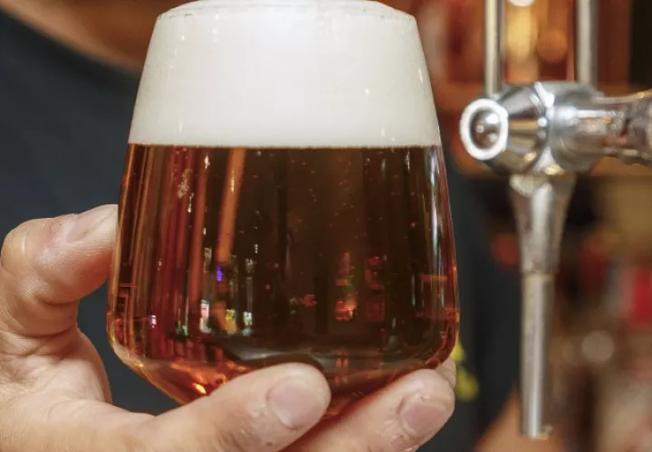 La cerveza es una de las bebidas más populares en el mundo. EFE / Javier Belver