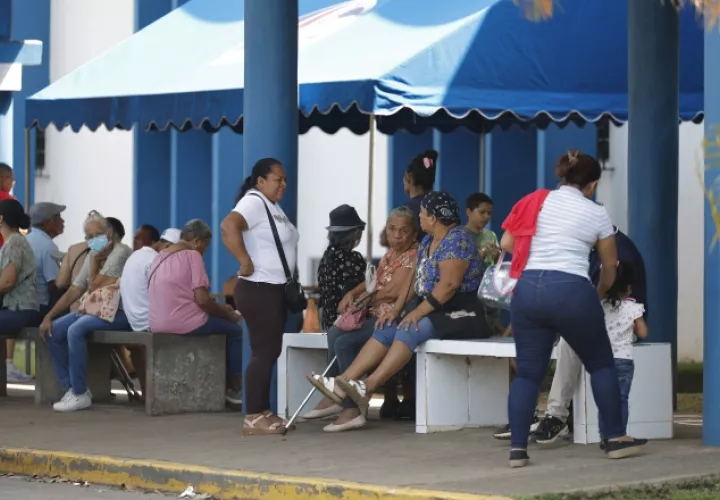 El IGC no descarta que las réplicas del sismo se extiendan hasta la próxima semana debido a la cantidad de energía que liberó el evento.  EFE