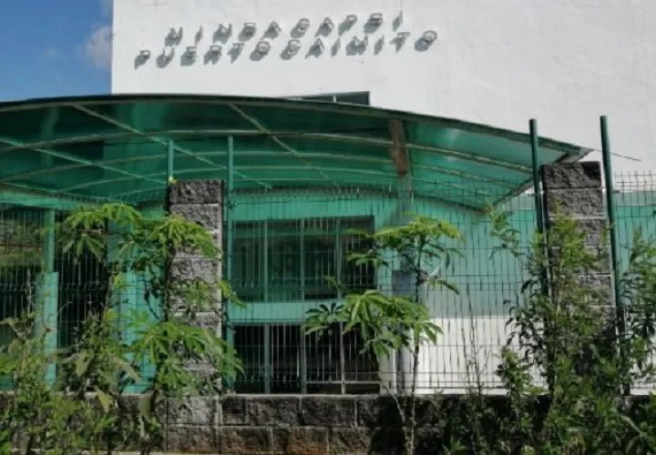 Fachada de la estructura abandonada del Minsa Capsi de Puerto Caimito, en La Chorrera. Archivo