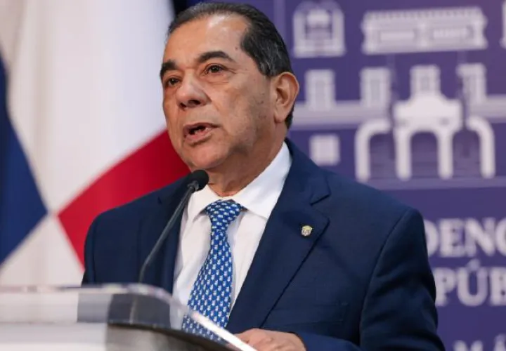 El ministro de Educación, Ventura Vega Osorio, señaló que colaborará con el Ministerio Público y la Contraloría en sus investigaciones por la compra de computadoras.  Cortesía 
