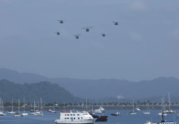 Helicópteros de diferentes fuerzas armadas durante el evento de ejercicios multinacionales Panamax 2026.  EFE