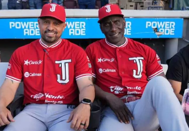 El panameño Roberto Kelly (der.). Foto:Instagram
