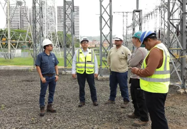 Dentro del Mercado Eléctrico Panameño, ETESA es encargada de  la transmisión eléctrica.