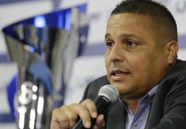 Franklin Narváez es el nuevo técnico del Tauro. Foto: EFE