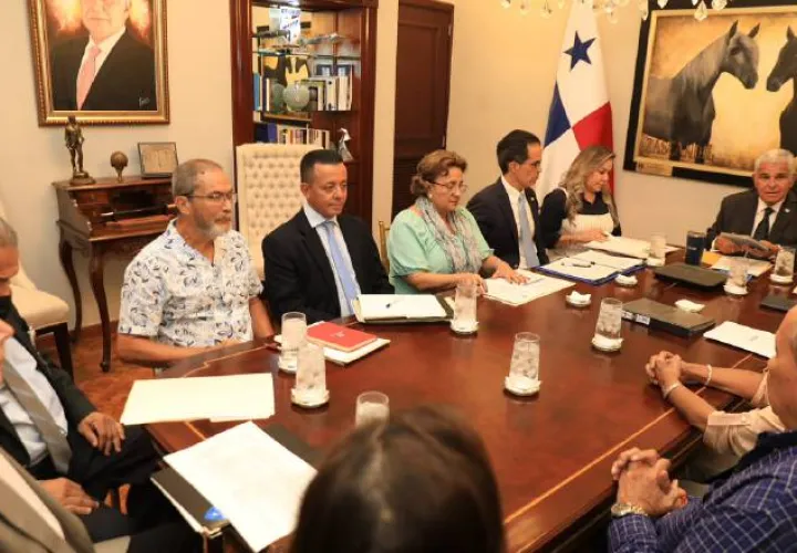 Participantes de la reunión convocada por el Órgano Ejecutivo.  Cortesía