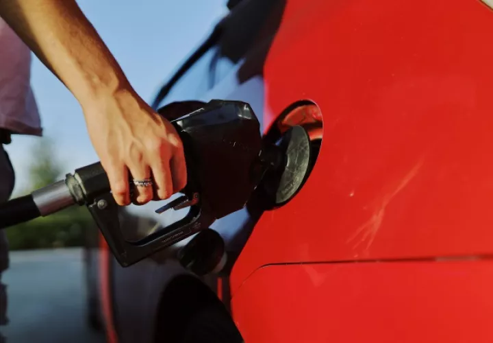 Los últimos aumentos en los precios de los combustibles han sido sustanciosos en contraste con la última disminución de precios. Foto ilustrativa