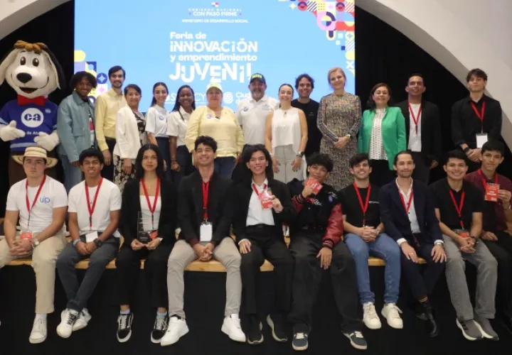 Participantes de la primera edición de la feria en Ciudad del Saber.  Cortesía