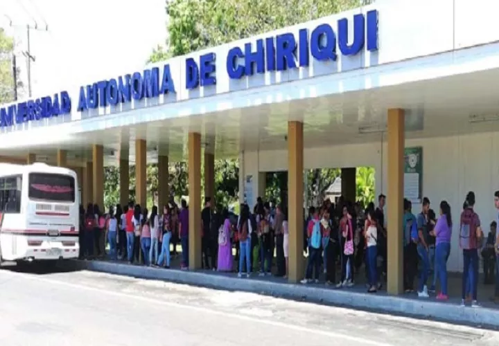 La institución mantiene 1,059 docentes.  ARCHIVO